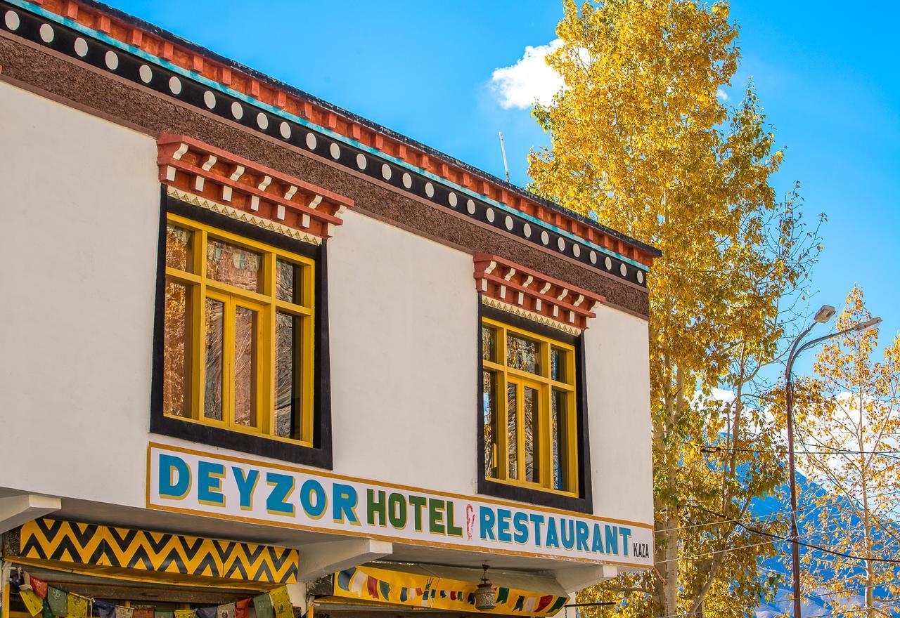 Hotel Deyzor Kaza Ngoại thất bức ảnh