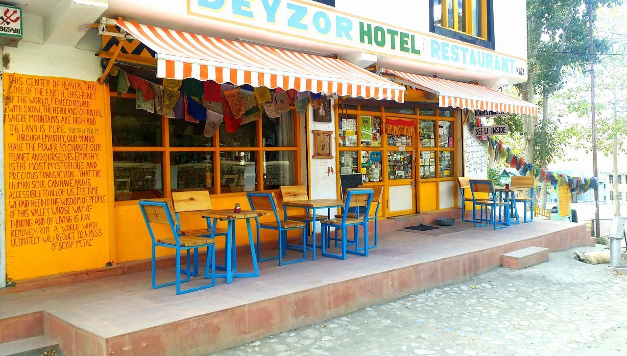 Hotel Deyzor Kaza Ngoại thất bức ảnh