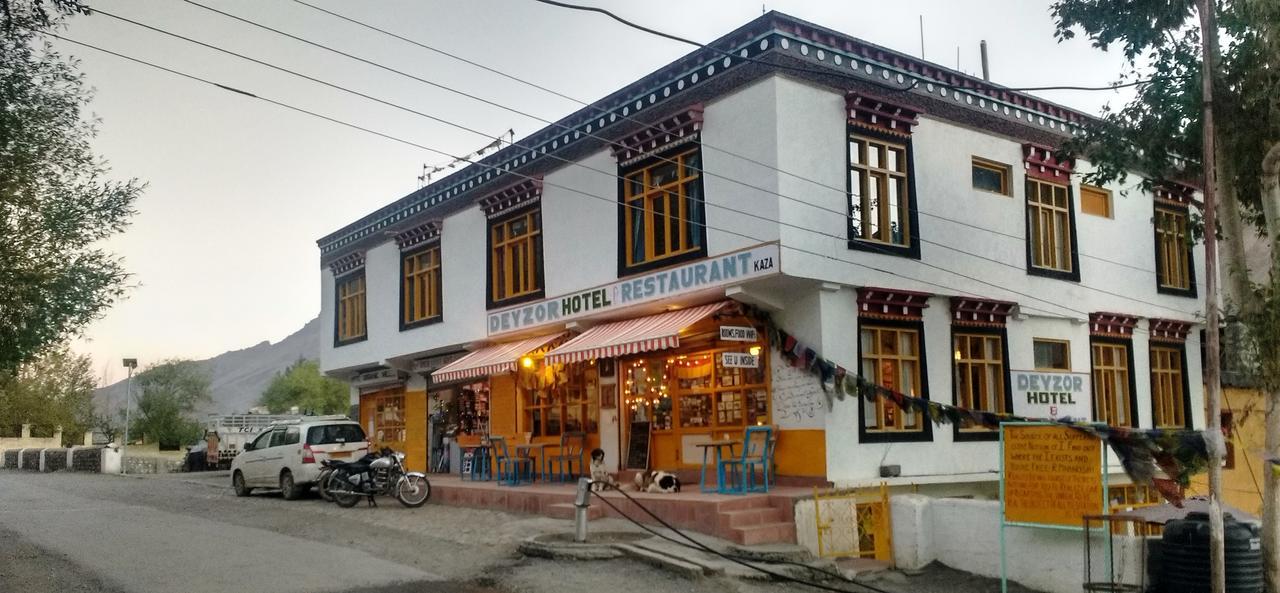 Hotel Deyzor Kaza Ngoại thất bức ảnh